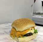 Muggs Burger food