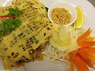 Jino's Thai Cafe food
