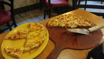 Mazzio's Pizza food