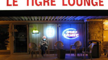 Le Tigre Lounge food