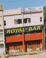 Royal Standard Bar Restaurant outside