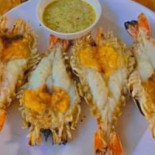 กุ้งเผา ทะเลยำ ถนนสวนตะไคร้นครปฐม Comida