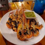 กุ้งเผา ทะเลยำ ถนนสวนตะไคร้นครปฐม Comida