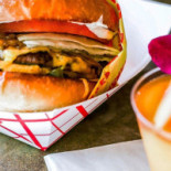 Pool Burger Comida