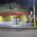 Gene Lanches Outside