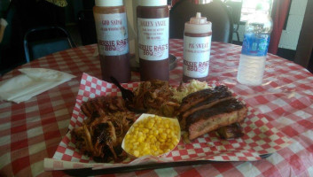 Jessie Rae's Bbq food