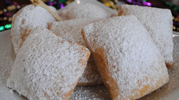 Mary Mahoney's Le Cafe' Po Boys food