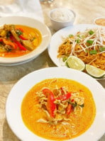 Adej's Bangkok Cafe food