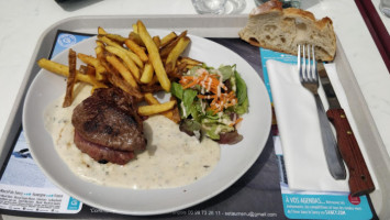 Le Chaudron food