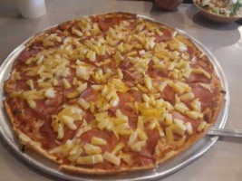Magic's Pizza Shack food
