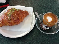 Caffetteria Pasticceria Saint Honore Di Loprete Pasquale food