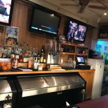 Down Under Grill Dentro