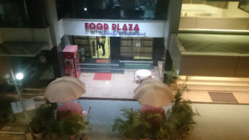 Food Plaza outside