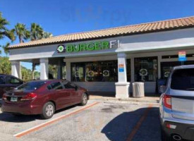 Burgerfi outside