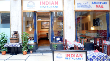 Amritsar Mail Indická Restaurace inside