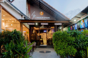 Monsieur Spoon Seminyak outside