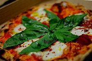 Pizzeria Ludica food
