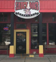 Saucy Dog's Barbeque outside