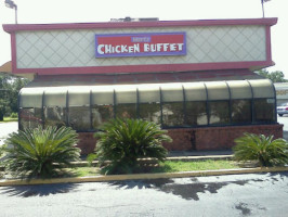 Hartz Chicken Buffet outside
