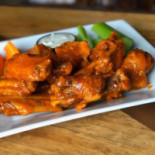 Junction Live Music Sports Grill Dentro