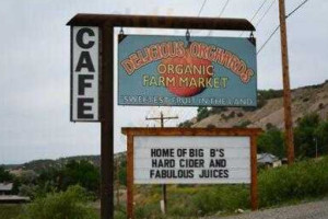 Big B's Delicious Orchards outside