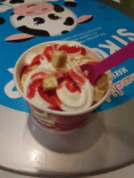 Menchie's Frozen Yogurt food