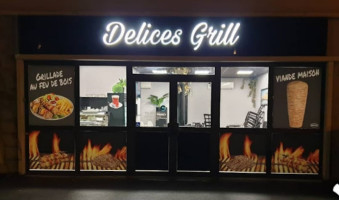 Delices Grill food