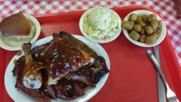 King's BBQ food