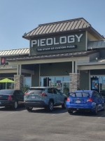 Pieology Pizzeria Park Crossing, Fresno, Ca outside