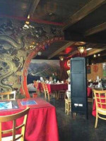 Lee's Chinese Restaurant inside