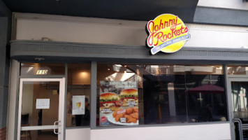 Johnny Rockets outside