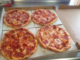 Arena's Pizza Bostwick Lake food