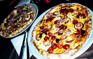 Amici's Pizzeria food
