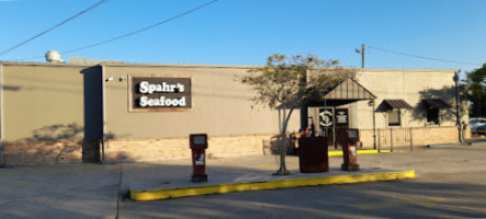 Spahr's Seafood outside