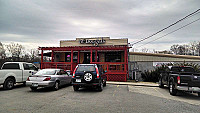 McDougals Chicken Fingers and Wings outside