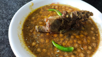 Baba Jalal Din Mutton Chanay food