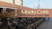 Moda Cafe outside