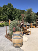 Lone Madrone Tasting Room outside