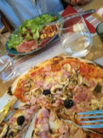 Le Mz Pizzéria food