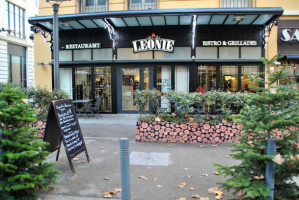 Leonie Bistro Grillades food