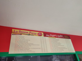 La Bonne Pizza outside