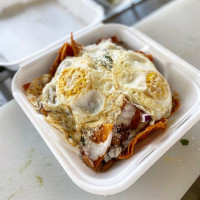 Los Chilaquiles Mexican Grill food