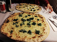 Pizzeria Les Follies food