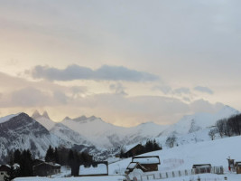 La Boule De Neige outside