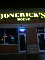 Donericks Pub House inside