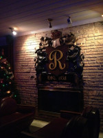 Ruckmoor Lounge inside