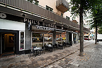 Phil's Burger Fleminggatan inside