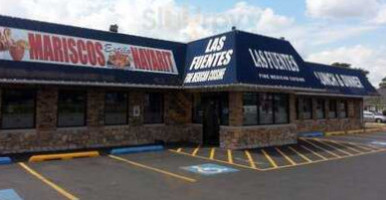 Las Fuentes Alsip outside