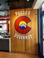 Voodoo Doughnut Broadway inside