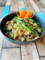 Rod Dee Thai Cuisine food